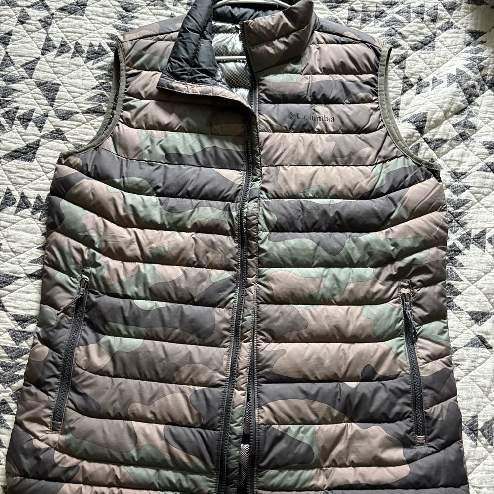 Size Large Columbia Jacket vest Men’s.
